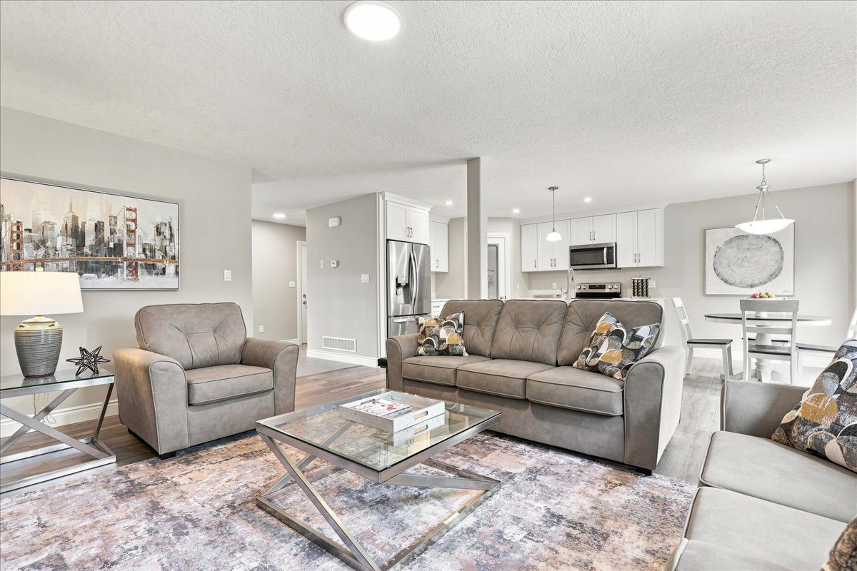 <h4>Semi-detached Two-Storey </h4></br> $2,400 / Month</br> <b>Upper Unit</b></br> 1,900 square feet</br></br>
<div class ="icons-col"> <div class ="icon-con"><span class="uabb-icon"><i class="fas fa-bed"></i></span><span class="town-2" >3 beds</span></div> <div class ="icon-con"><span class="uabb-icon"><i class="fas fa-bath"></i></span><span>2.5 baths</span></div> <div class ="icon-con"><span class="uabb-icon"><i class="fas fa-car"></i></span><span>1 Garage parking</span></div> </div>